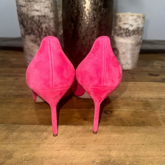 Manolo Blahnik Suede Pumps - Picture 3 of 6